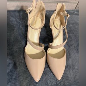 NWOB Liz Claiborne LC. HudsonNougat
Memory Foam Heels Size 7 1/2